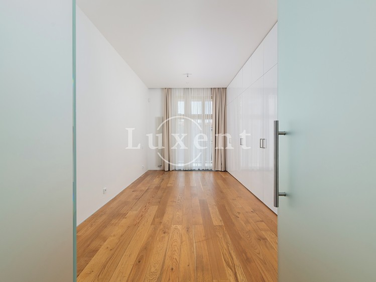 Квартира 5+kk в оренду, 184 м² (3 з 9)