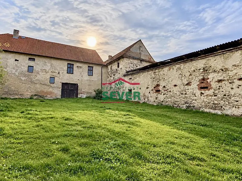 Prodej rodinného domu 712 m², pozemek 782 m², Kozly – náhled fotky 2
