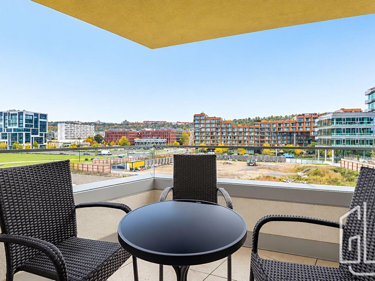 Pronájem bytu 2+kk, 60 m² (3 z 12)