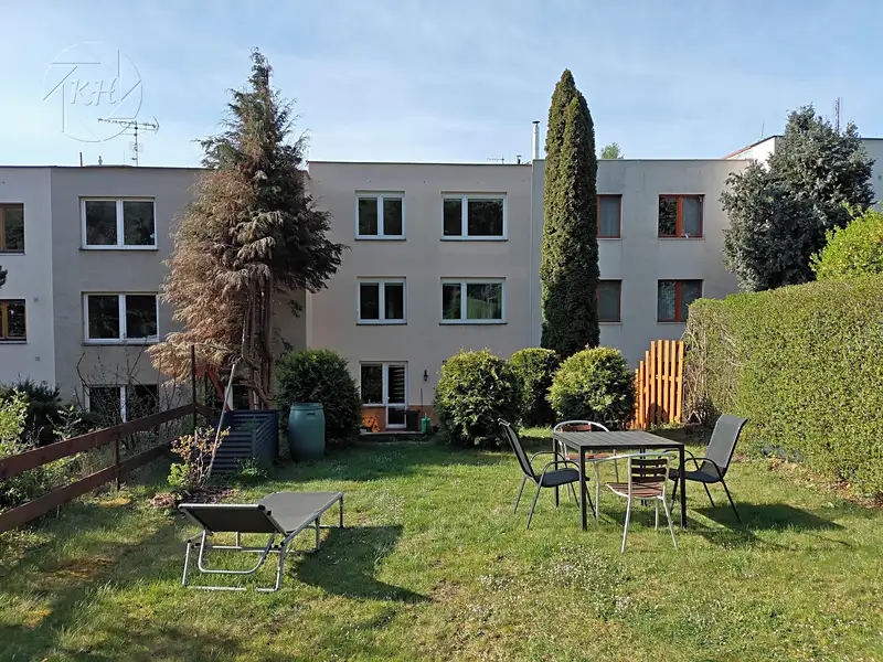 Prodej rodinného domu 230 m², pozemek 427 m², Praha – náhled fotky 1