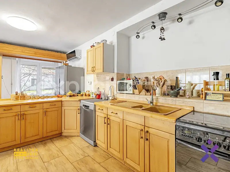 Prodej rodinného domu 250 m², pozemek 1361 m², Plumlov – náhled fotky 2