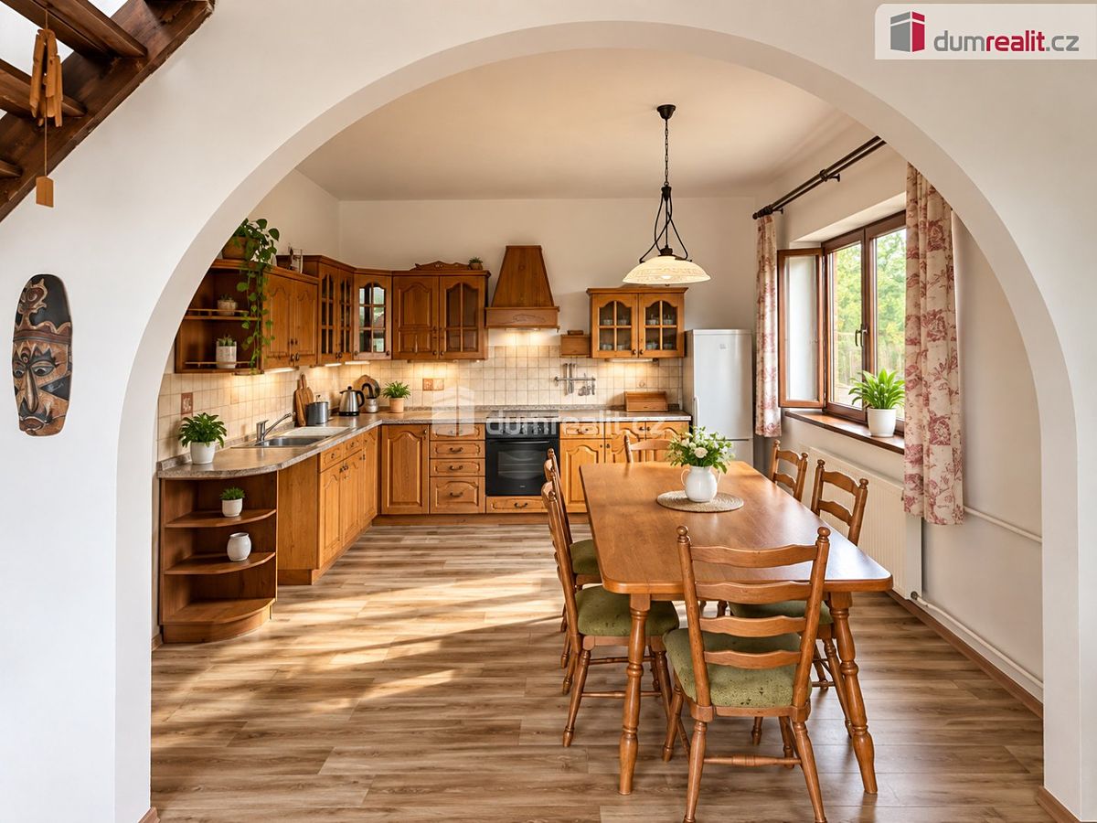 Pronájem rodinného domu 90 m², pozemek 700 m², Děčín – fotka 1 z 3