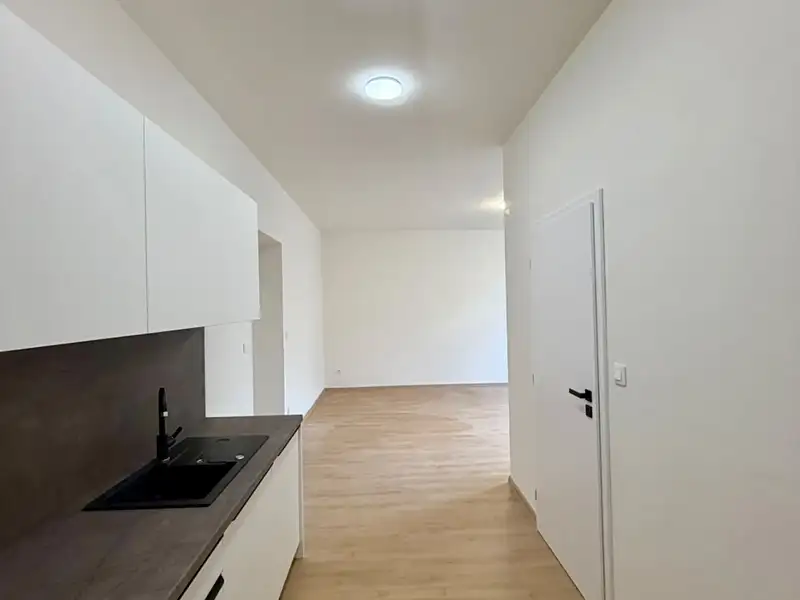 Prodej bytu 2+kk 57 m², Praha – náhled fotky 1