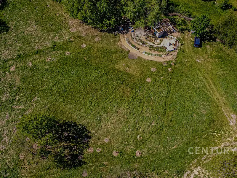 Prodej stavebního pozemku 3010 m², Vysoký Chlumec – náhled fotky 3