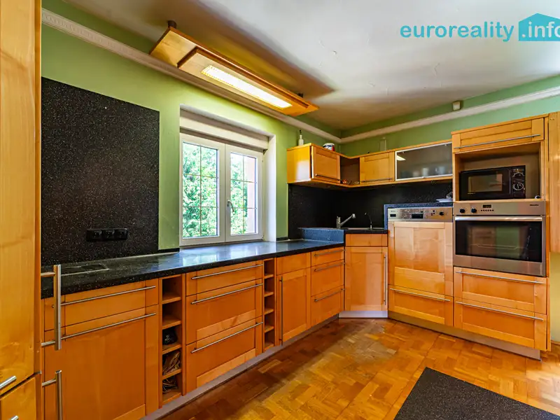 Prodej rodinného domu 210 m², pozemek 1068 m², Aš – náhled fotky 2