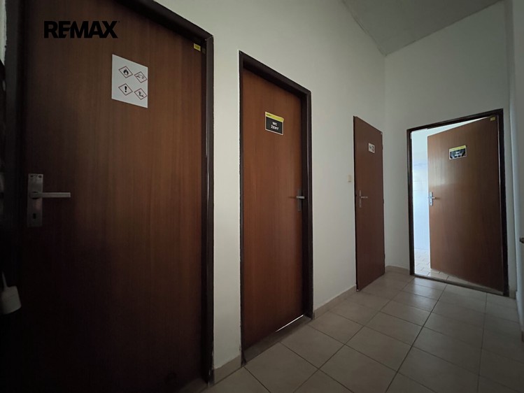 Комерційне приміщення на продаж, 900 м² (13 з 50)
