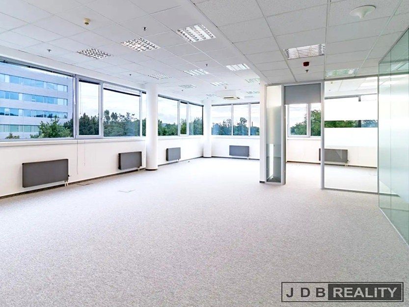 Pronájem kanceláře 270 m², Praha – fotka 1 z 3