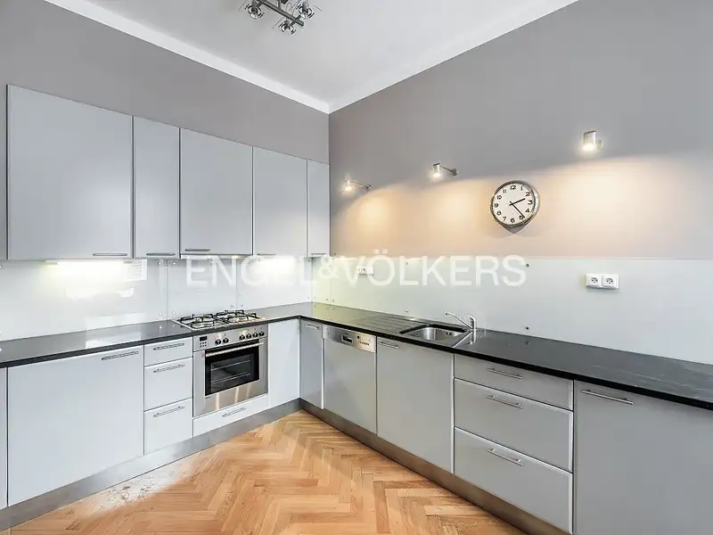 Pronájem bytu 2+1 72 m², Praha – náhled fotky 2