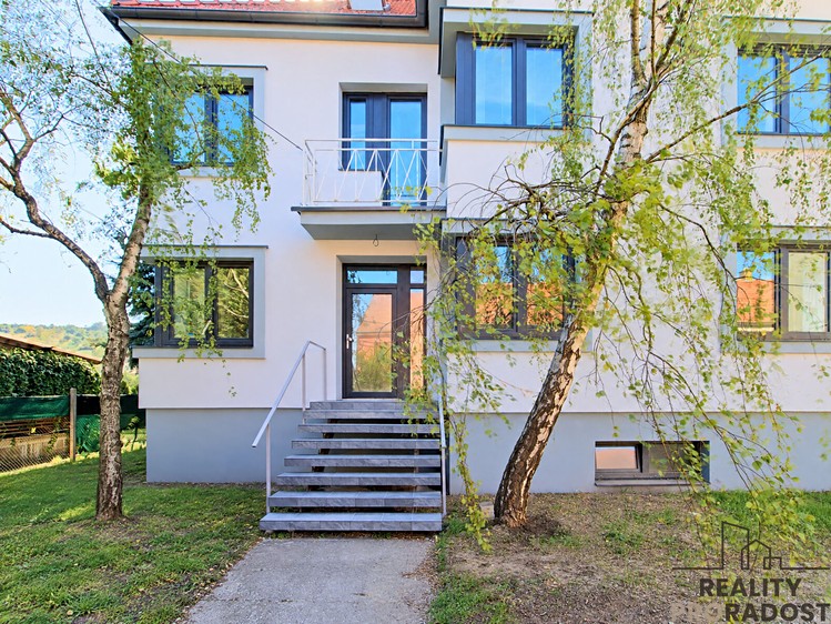 Квартира 1+kk в оренду, 31 м² (1 з 9)