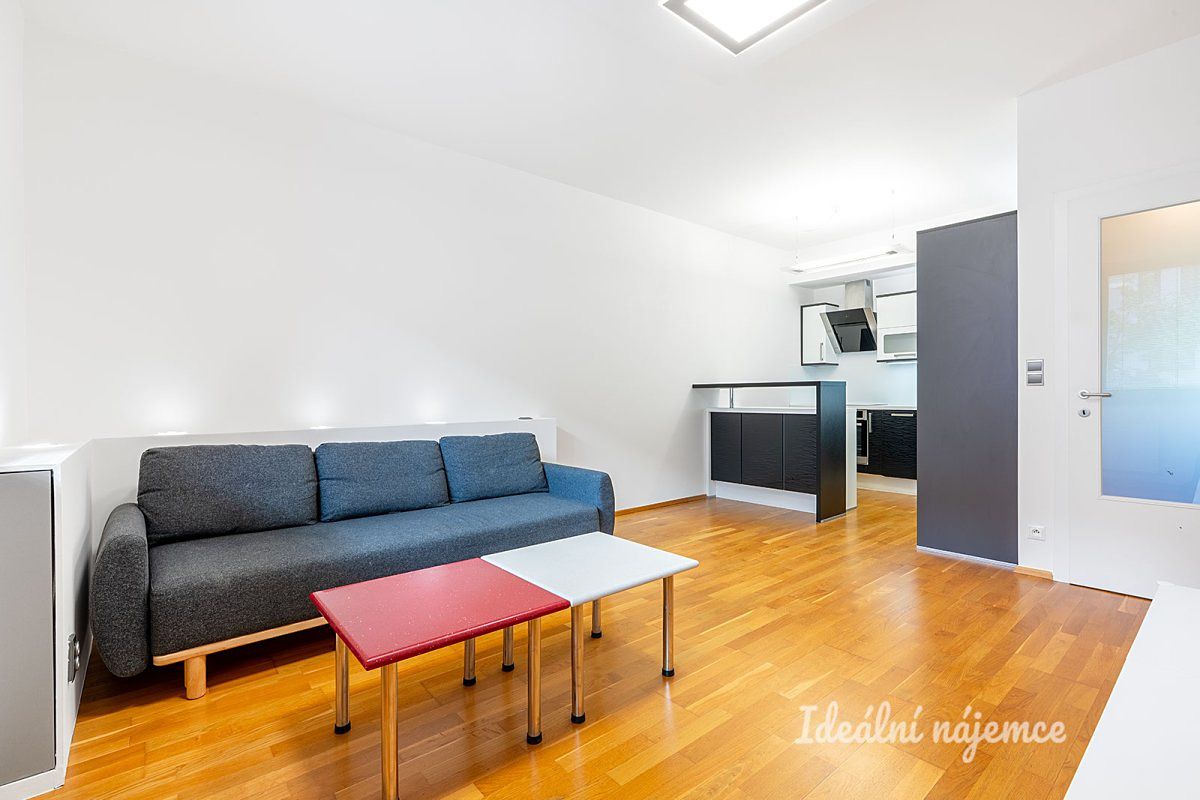 Pronájem bytu 2+kk 64 m² – fotografie 2