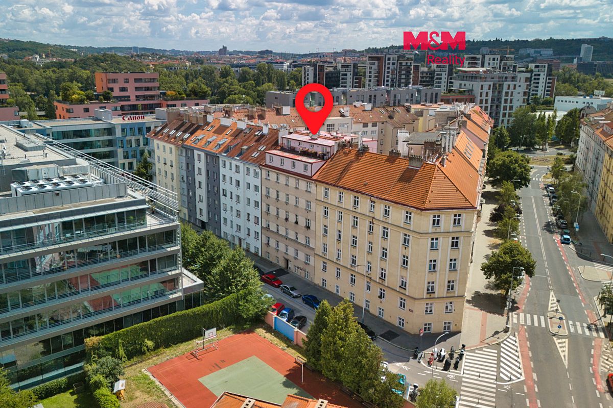 Prodej bytu 1+kk 30 m², Praha – fotka 1 z 3