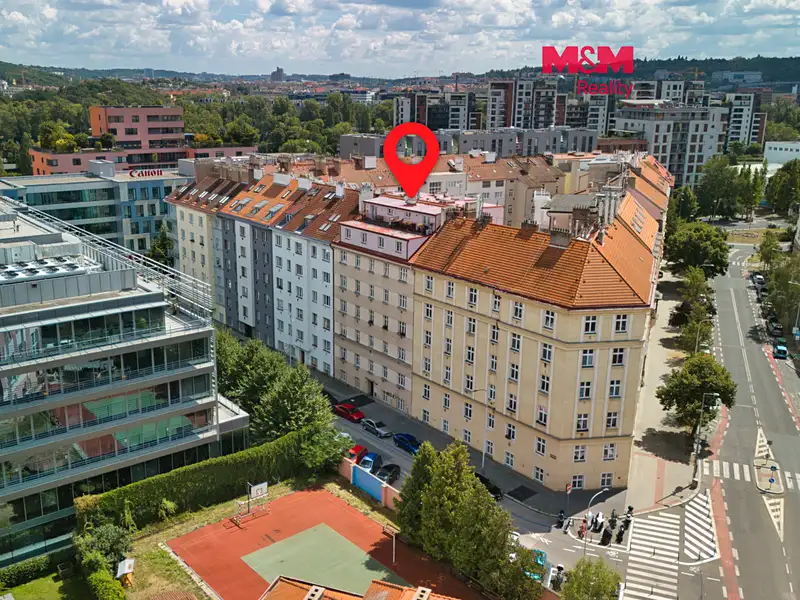 Prodej bytu 1+kk 30 m², Praha – náhled fotky 1
