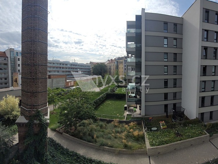 Pronájem bytu 1+kk, 33 m² (6 z 22)