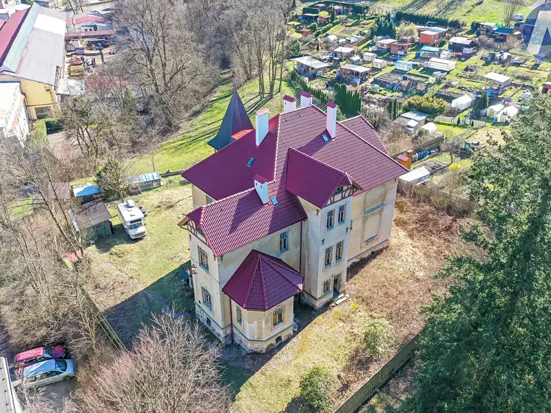 Prodej vily 812 m², pozemek 2001 m², Holoubkov – náhled fotky 1