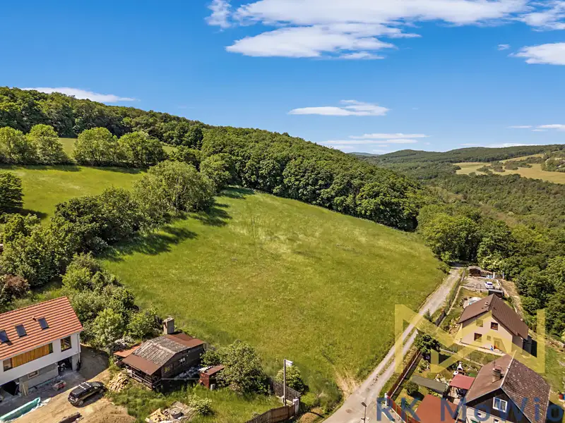 Prodej stavebního pozemku 16376 m², Mořina – náhled fotky 2