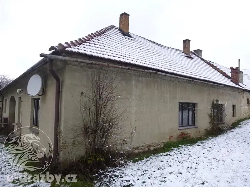 Dražba rodinného domu 1267 m², pozemek 8040 m², Rudná – náhled fotky 2