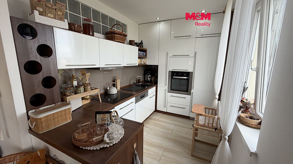 Pronájem bytu 4+1 87 m²
