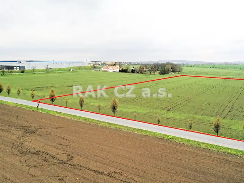 Prodej pole 65213 m², Klecany – náhled fotky 2