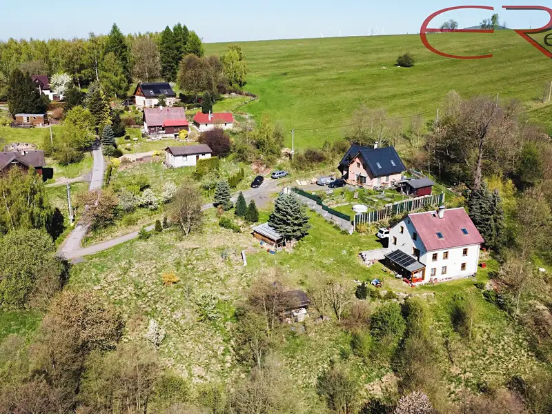 Prodej stavebního pozemku 1550 m², Nová Ves – náhled fotky 2