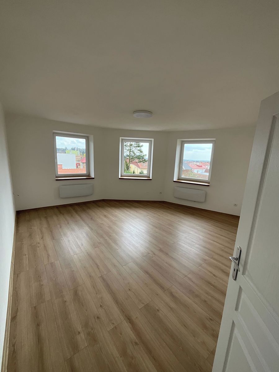 Pronájem bytu 3+kk 80 m² – fotografie 2
