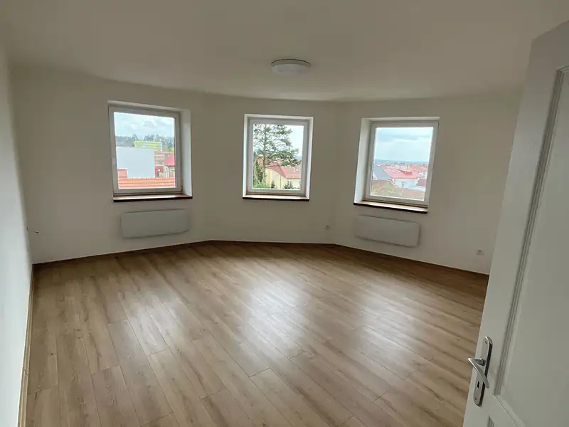 Pronájem bytu 3+kk 80 m², Hořice – náhled fotky 2