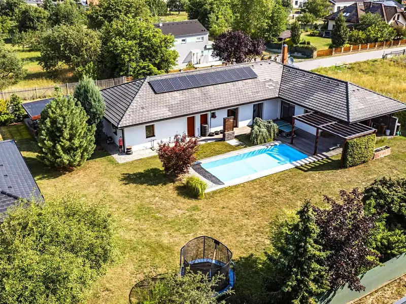 Prodej rodinného domu 155 m², pozemek 1661 m², Kolomuty – náhled fotky 1