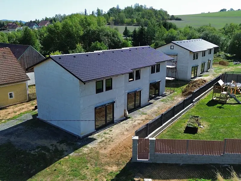 Pronájem bytu 3+kk 75 m², Mrákov – náhled fotky 1