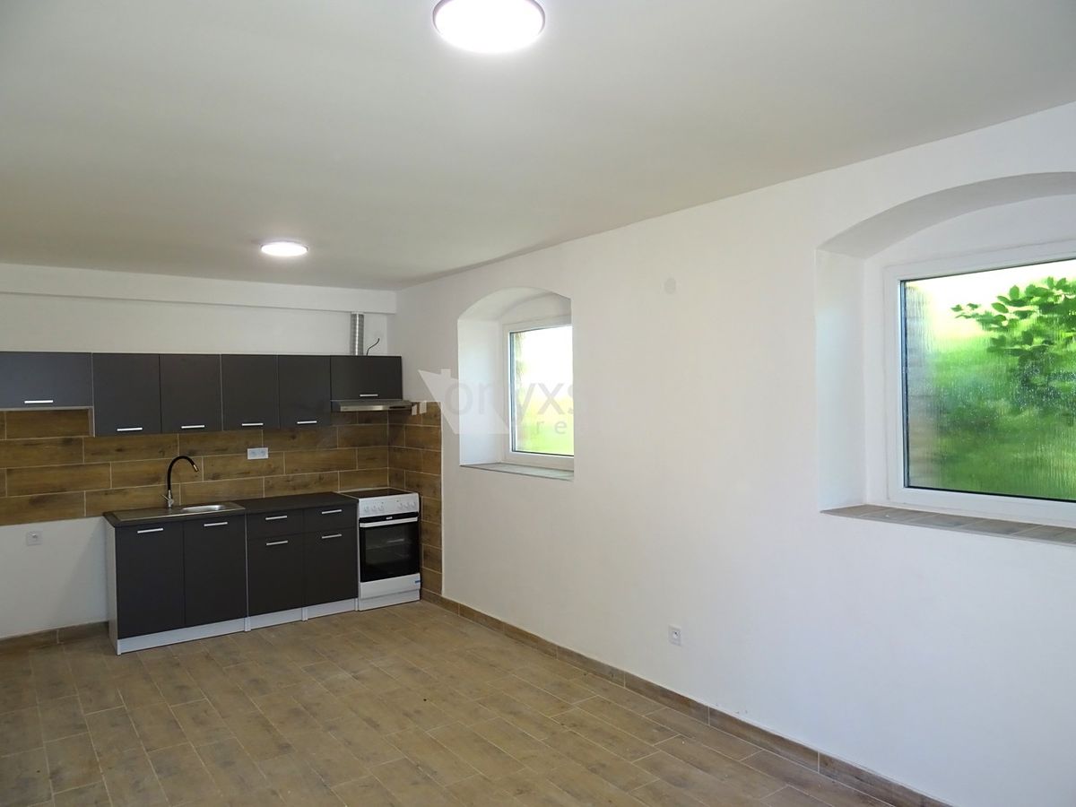 Pronájem bytu 2+kk 61 m² – fotografie 2