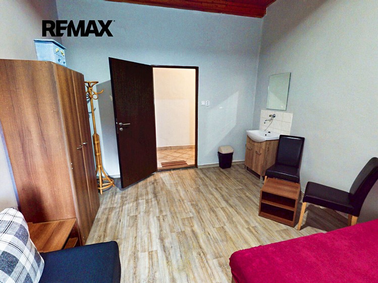 Prodej komerčního prostoru, 210 m² (23 z 37)