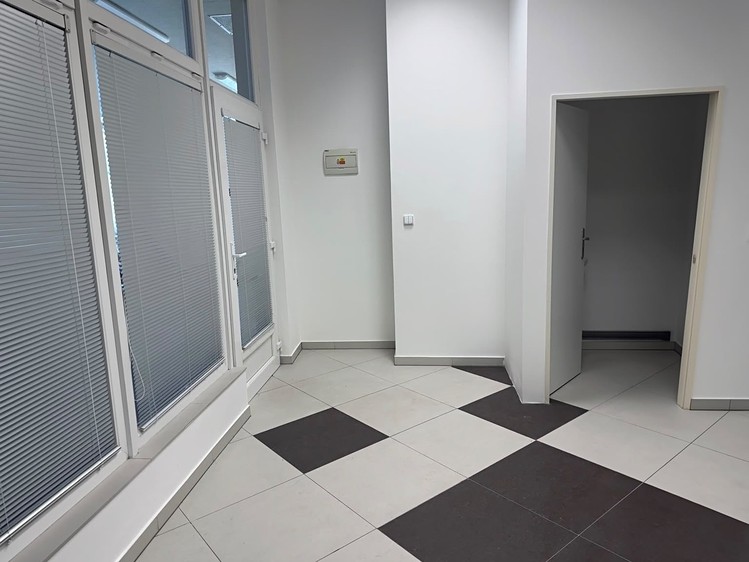 Комерційне приміщення в оренду, 22 м² (2 з 12)