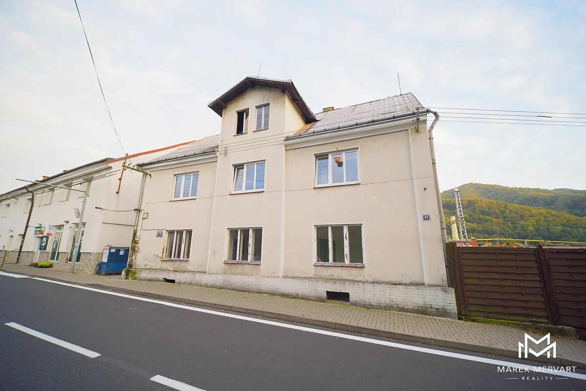 Prodej rodinného domu 410 m², pozemek 382 m²