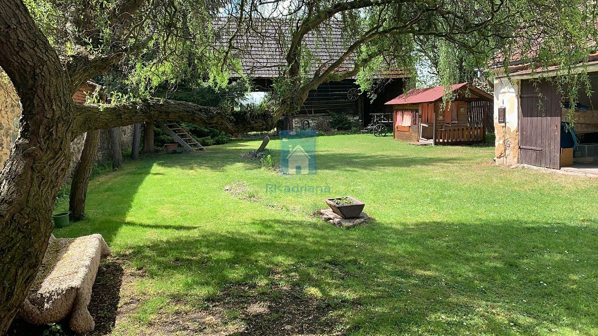 Prodej rodinného domu 187 m², pozemek 2518 m² – fotografie 2