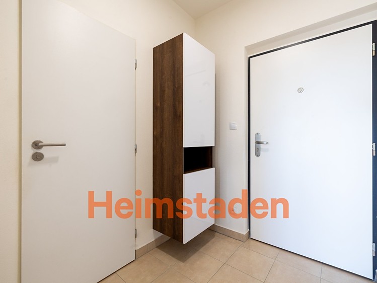 Pronájem bytu 1+kk, 28 m² (8 z 12)