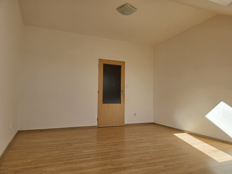 Квартира 2+kk в оренду, 61 м² (18 з 36)
