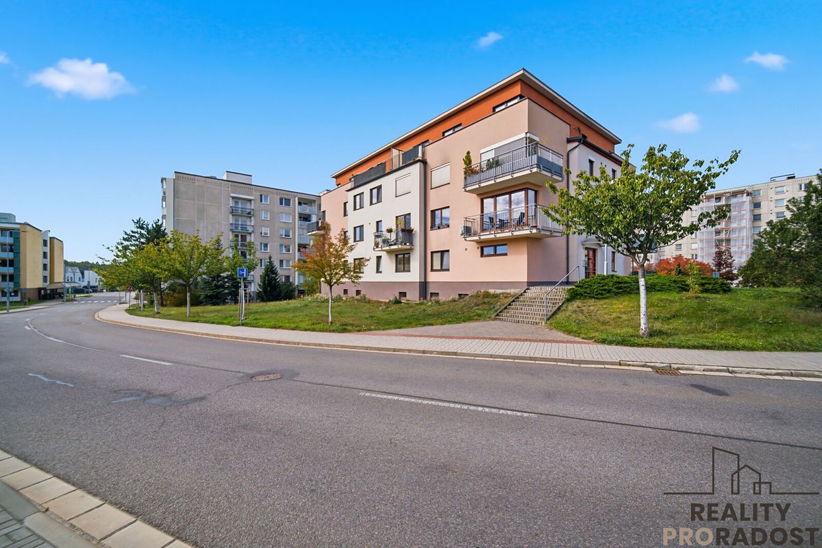 Pronájem bytu 2+kk 73 m² – fotografie 4