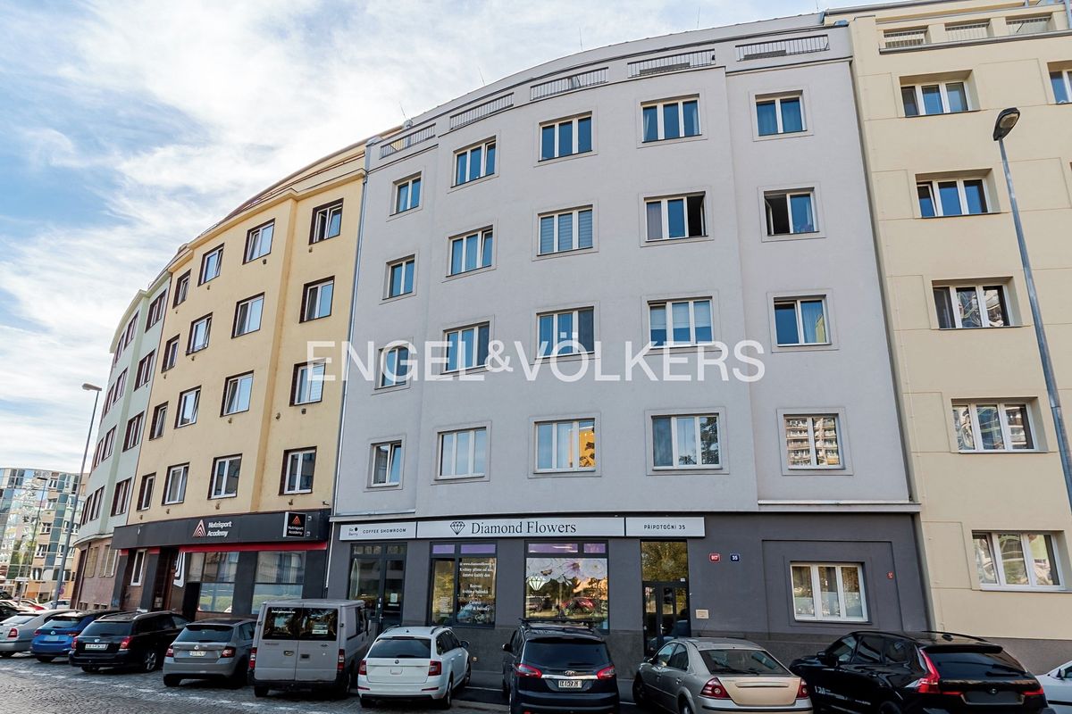 Pronájem obchodního prostoru 55 m²