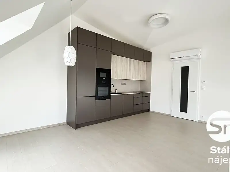 Pronájem bytu 2+kk 85 m², Hostivice – náhled fotky 3