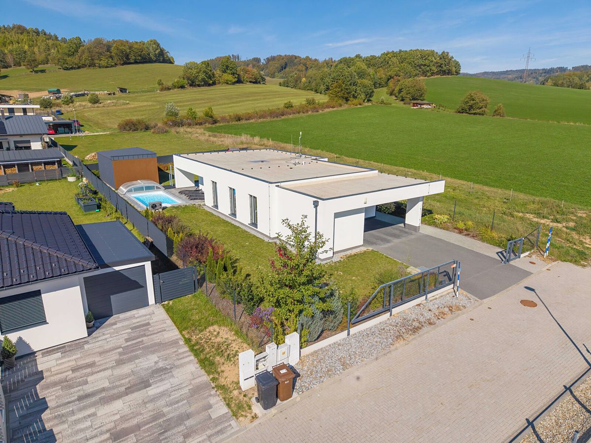Prodej rodinného domu 145 m², pozemek 875 m² – fotografie 3