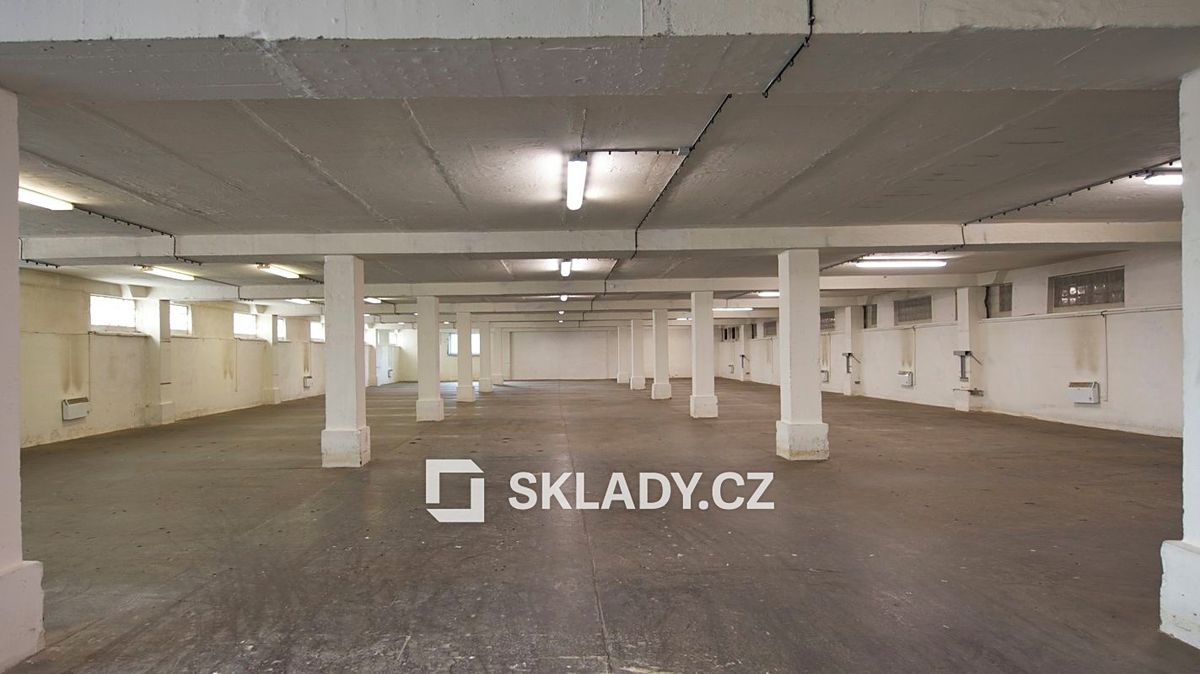 Pronájem skladového prostoru 908 m²
