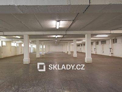 Pronájem skladového prostoru 908 m²