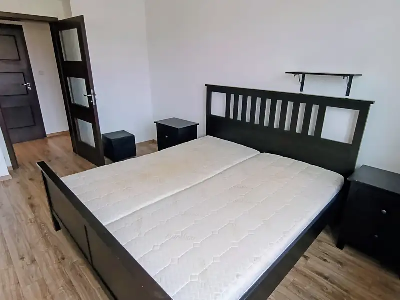 Pronájem bytu 1+1 50 m², Praha – náhled fotky 1
