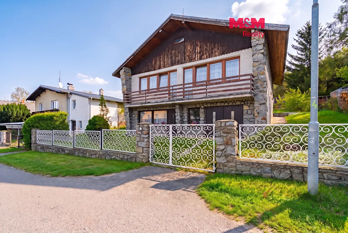 Prodej rodinného domu 189 m², pozemek 708 m²