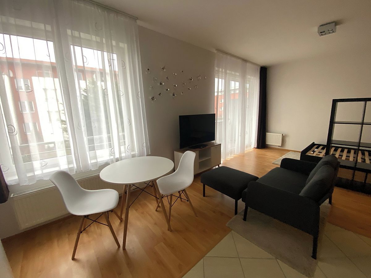 Pronájem bytu 1+kk 36 m² – fotografie 4