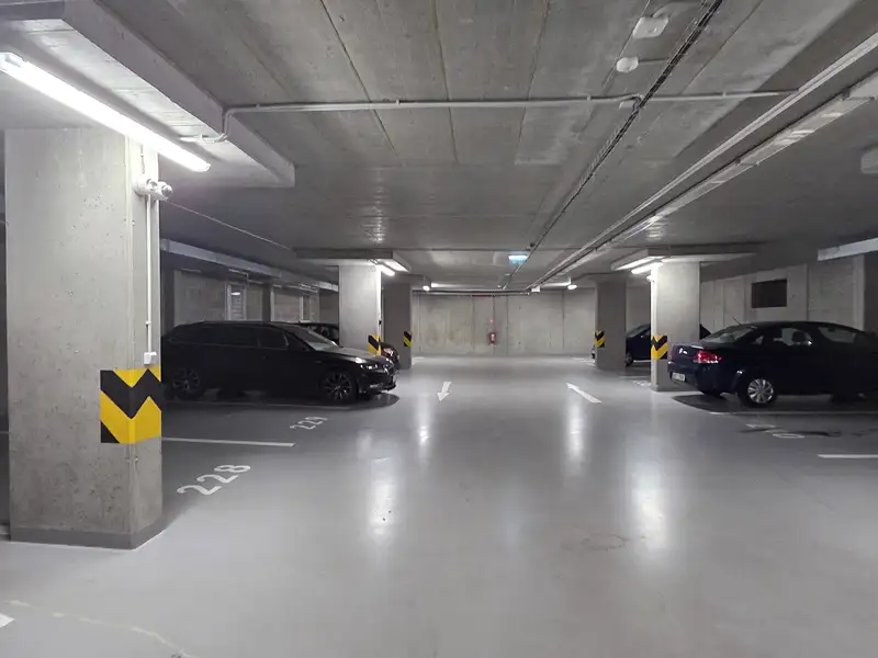 Pronájem garážového stání 12 m², Praha – náhled fotky 2