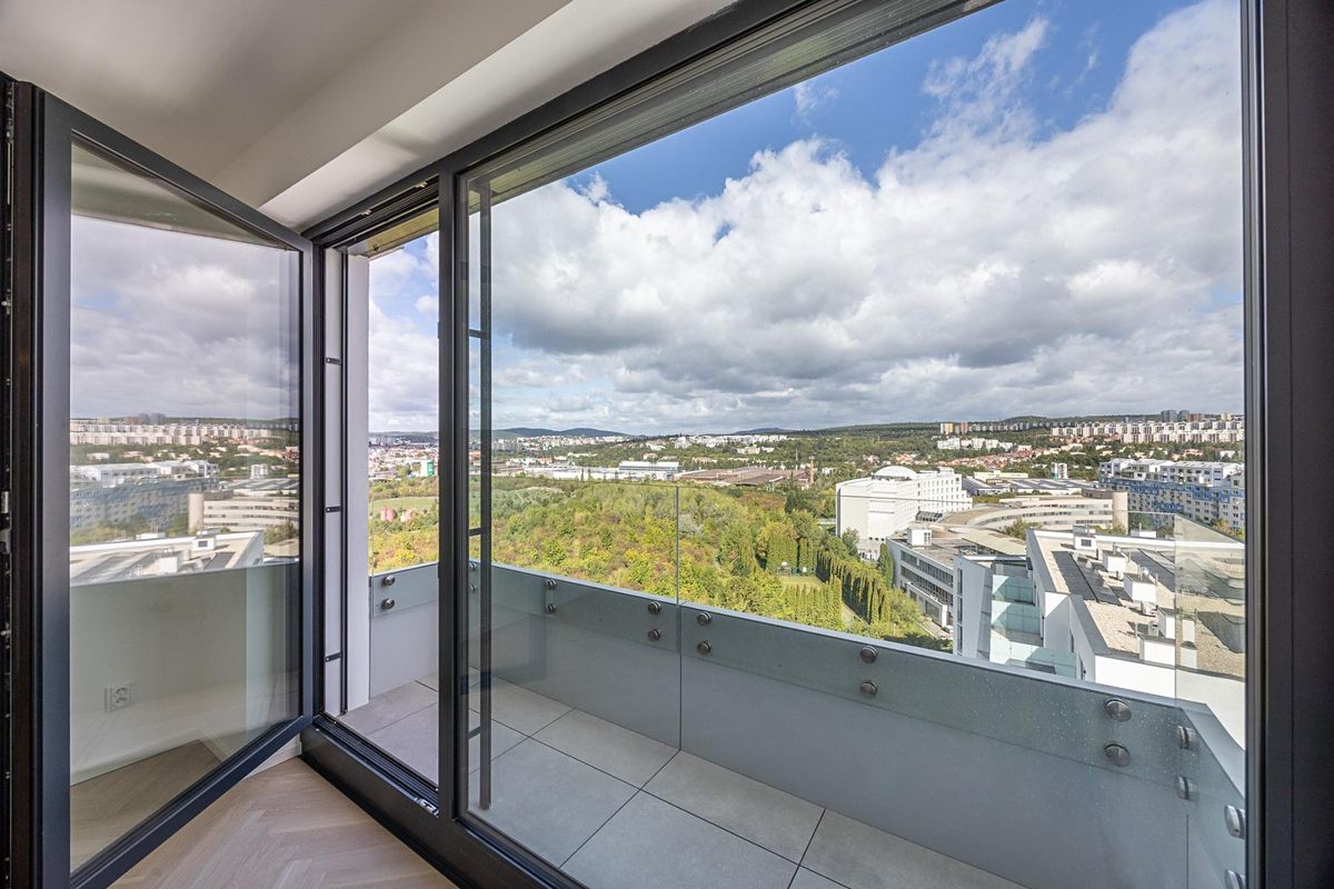Pronájem bytu 2+kk 65 m²