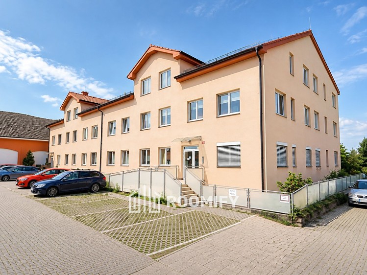 Wohnung 1+kk zum Kauf, 40 m² (1 von 10)