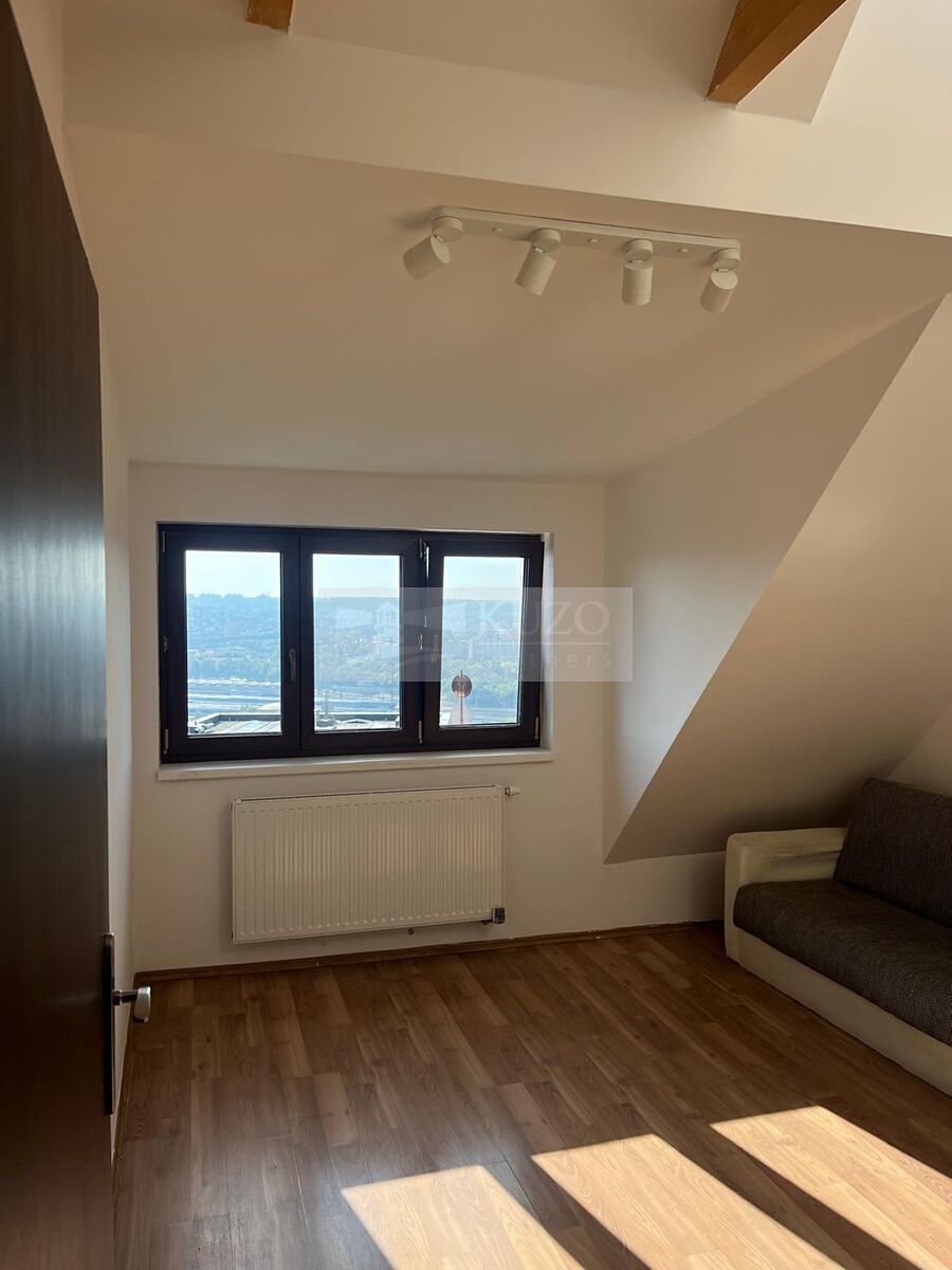 Pronájem bytu 2+kk 30 m² – fotografie 2