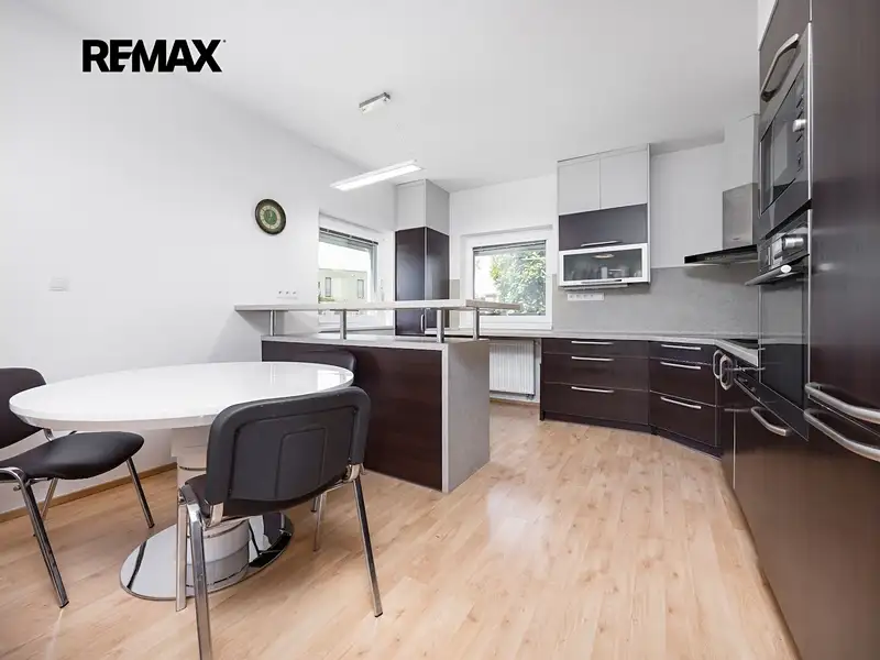 Prodej rodinného domu 156 m², pozemek 495 m², Praha – náhled fotky 3