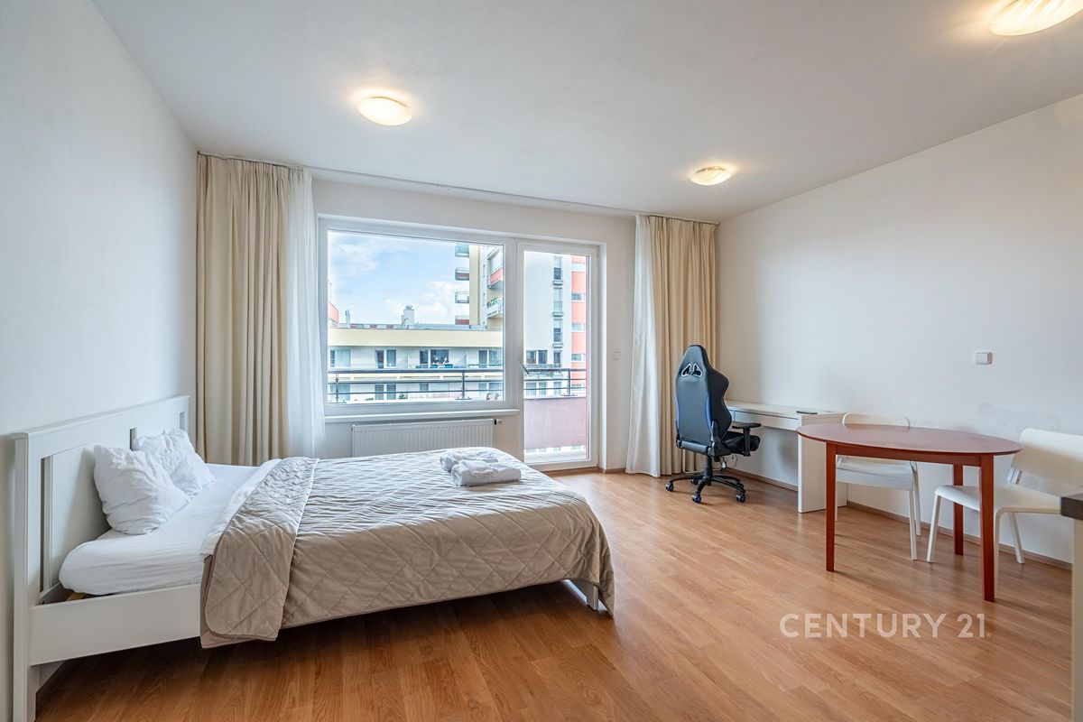 Pronájem bytu 1+kk 40 m²
