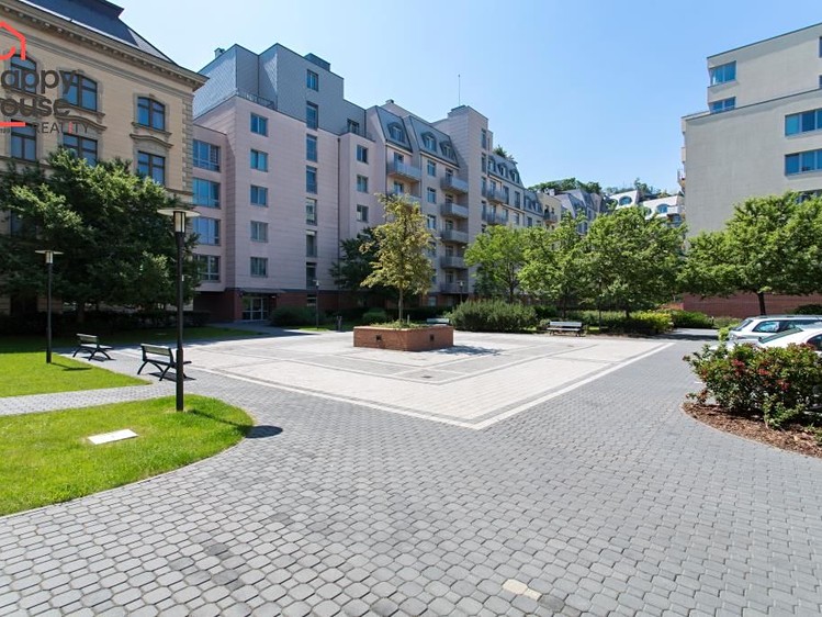Pronájem bytu 2+kk, 60 m² (24 z 24)